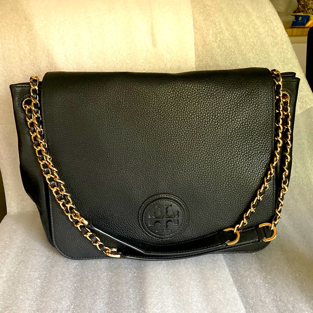 Authentic New Tory Burch pobbled leather flap shoulder bag